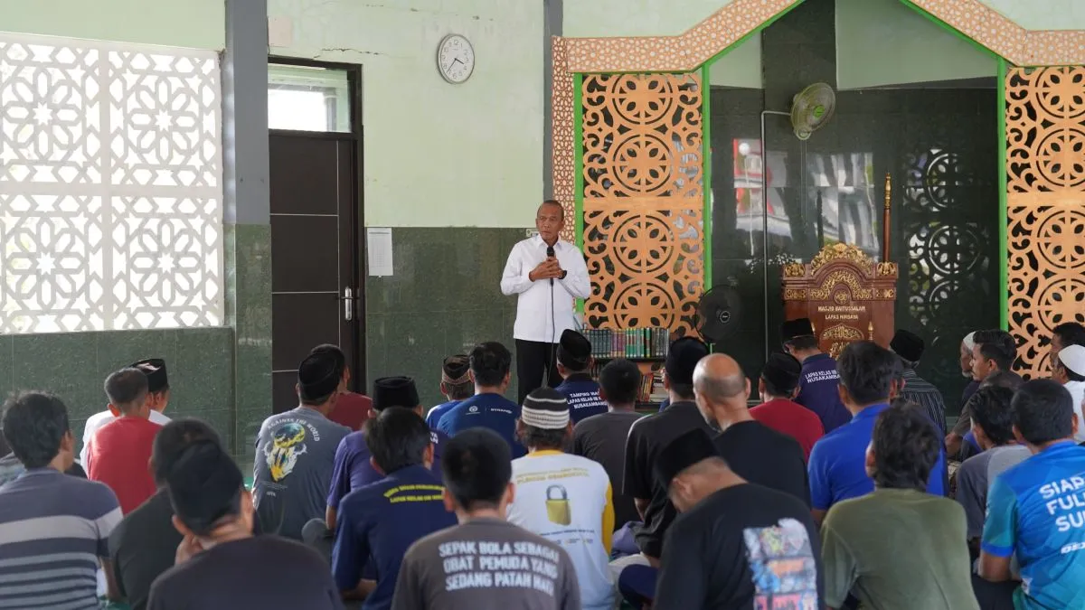 Selepas Shalat Berjamaah, Irjen Kemenimipas sapa WBP Lapas Nirbaya